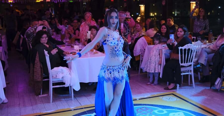 Istanbul: Dinner Cruise with Hotel Pickup & Optional Drinks - Dinner: eight appetizers and four main-course choices