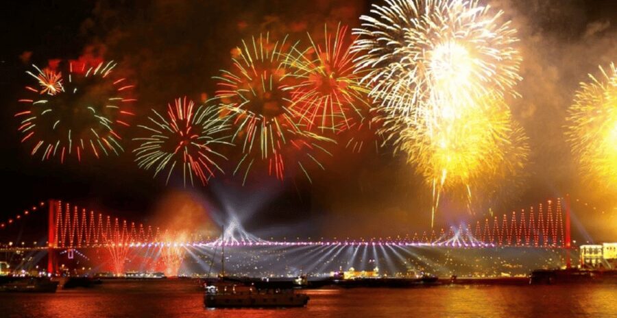 Istanbul: New Year's Eve Bosphorus Cruise Dinner & Party2027 - Midnight fireworks from the terrace