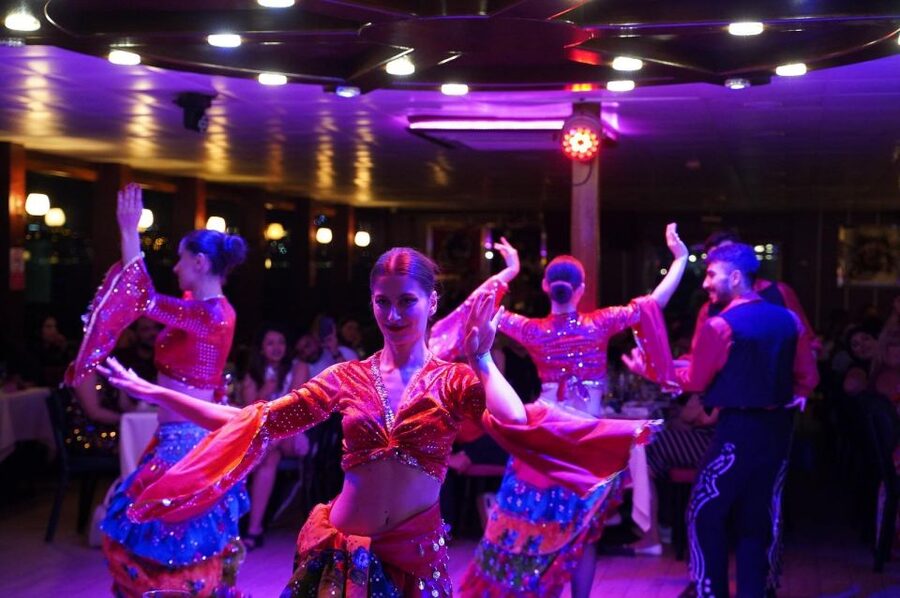 Istanbul: Pasha Istanbul Dinner Cruise - Shared tables and the social side of the boat