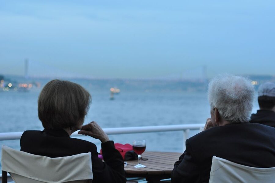 Istanbul: Pasha Istanbul Dinner Cruise - Getting to the boat from central Istanbul