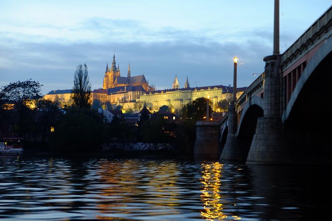 Jazz Boat: Popular LIVE JAZZ dinner cruise - Dinner menus, drinks, and what to expect at the table
