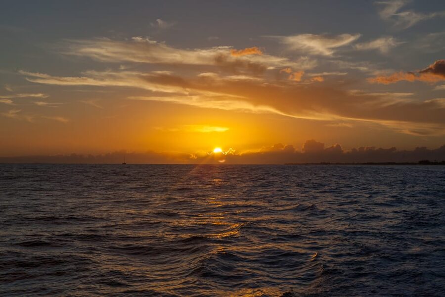 Kauai: Napali Sunset Dinner Cruise - FAQ