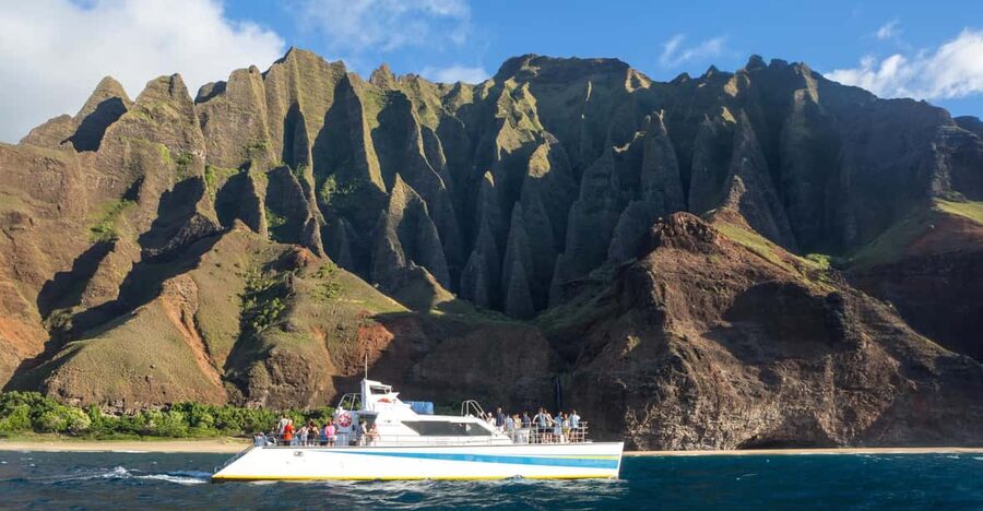 Kauai: Napali Sunset Dinner Cruise - Leaving Eleele for the Napali Coast