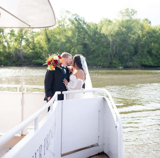 Knoxville: Sunset Dinner Cruise on Tennessee River - Is $104 per person good value?