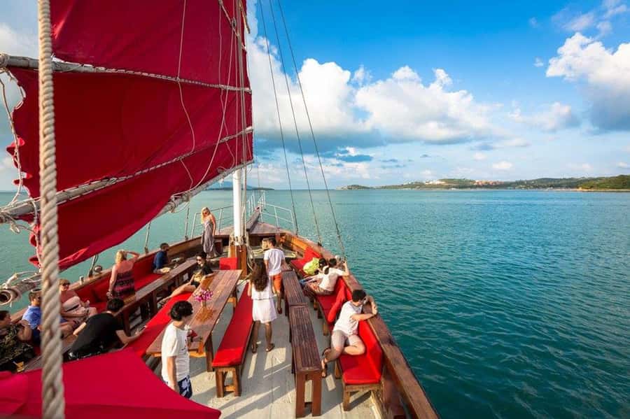 Koh Samui: Red Baron Romantic Sunset Dinner Cruise - Who will enjoy this evening most