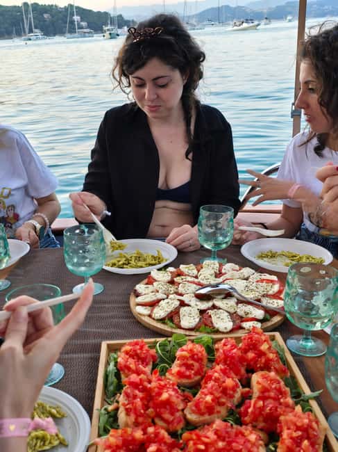 La Spezia. Sunset Aperitif and Dinner on the Boat - Finding Porto Mirabello without confusion