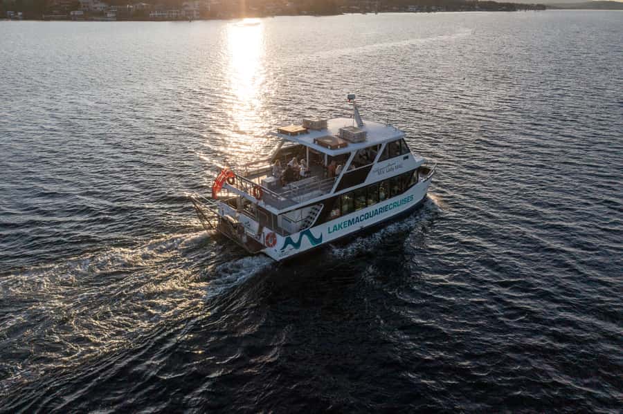 Lake Macquarie: Sunset Dinner Cruise with BBQ - Boarding at Booragul Public Wharf