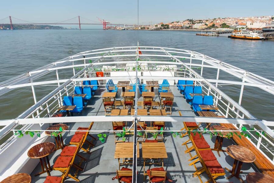 Lisbon: Tagus River Dinner Cruise with Live Jazz - Is $81 a fair price?