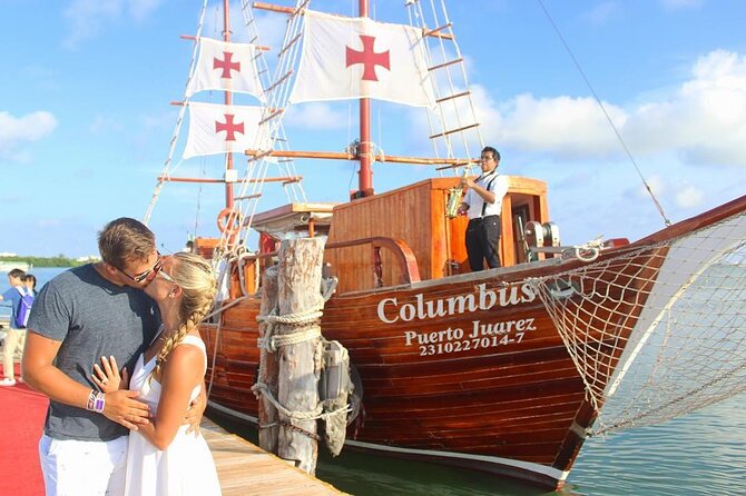 Live a Romantic Night Cruise Dinner at COLUMBUS (open bar included) - A romantic evening aboard the Columbus
