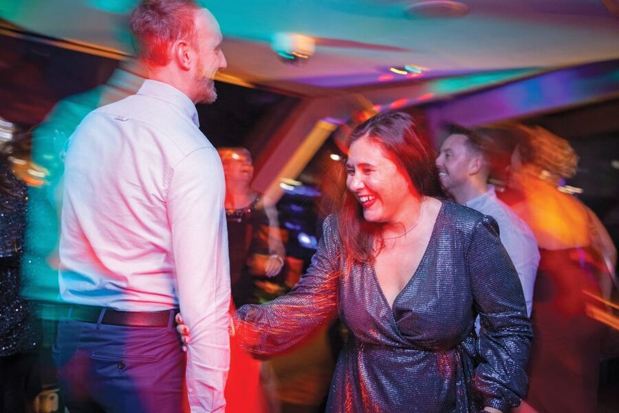 London: Christmas Party Dinner Cruise - Final call: book it for the party, not the plate