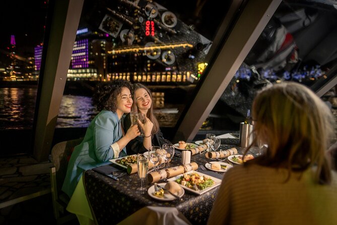London Christmas Party Dinner Cruise - The three-course Christmas dinner