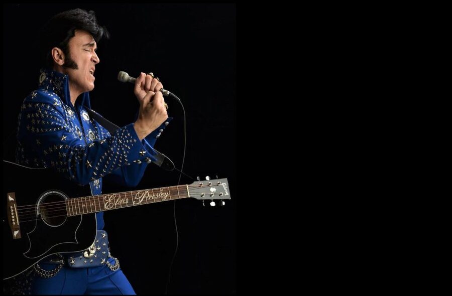 London: Dinner Cruise with Elvis Tribute on the Thames River - How the three-course dinner fits the evening