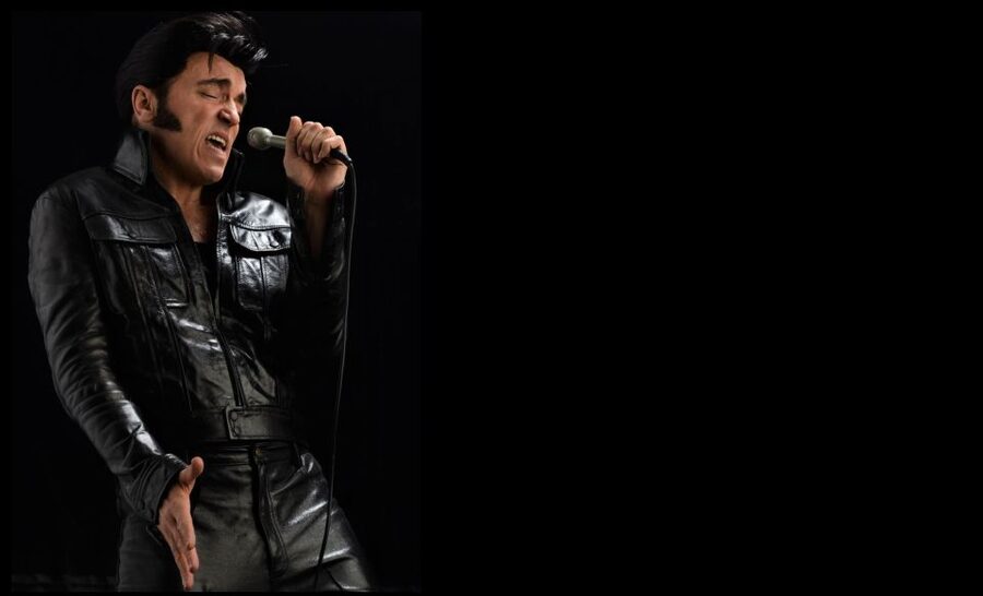 London: Dinner Cruise with Elvis Tribute on the Thames River - Dancing, singing, and the second half of the night