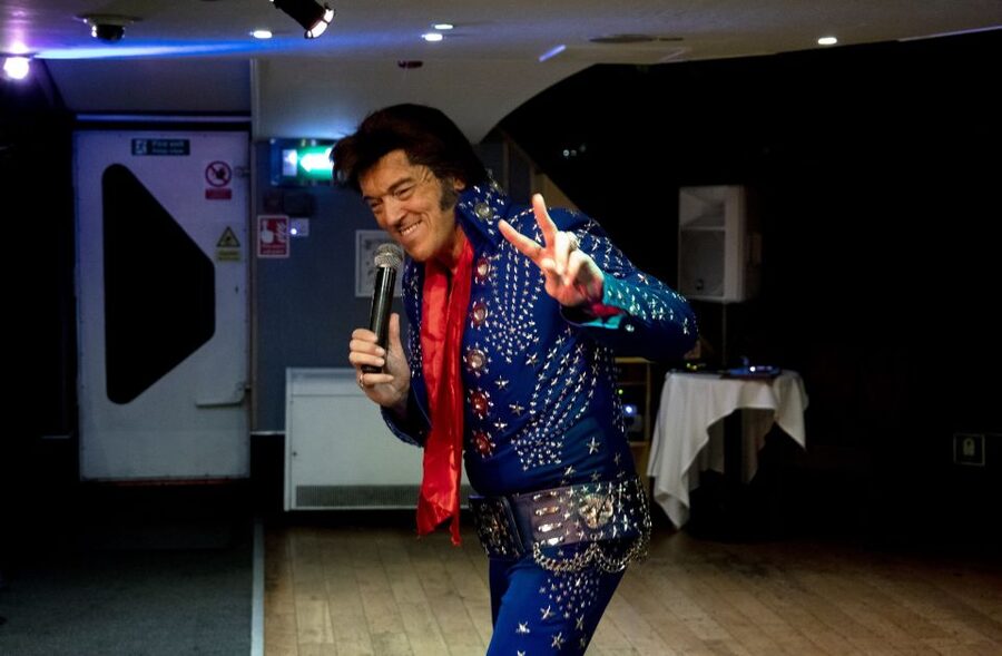 London: Dinner Cruise with Elvis Tribute on the Thames River - A few practical points that matter