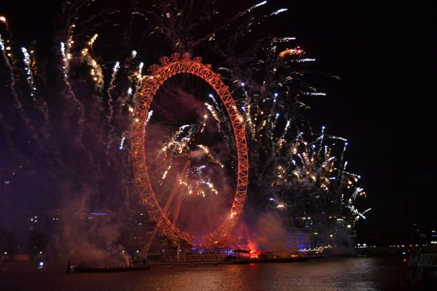 London: Festive New Year’s Eve 4-Course Dinner Cruise - A four-course dinner in the heated saloon