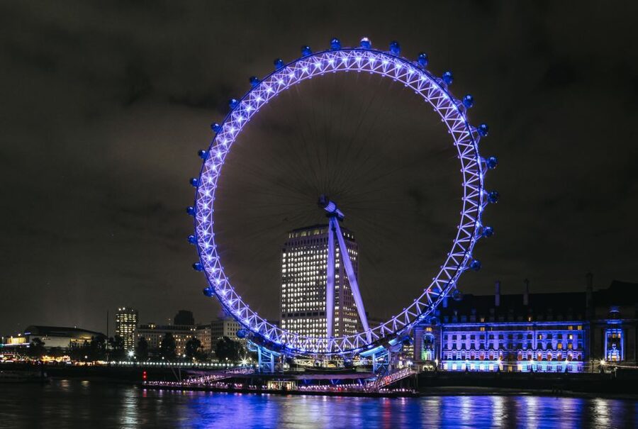London: River Thames Dinner Cruise - Boarding at Westminster Pier