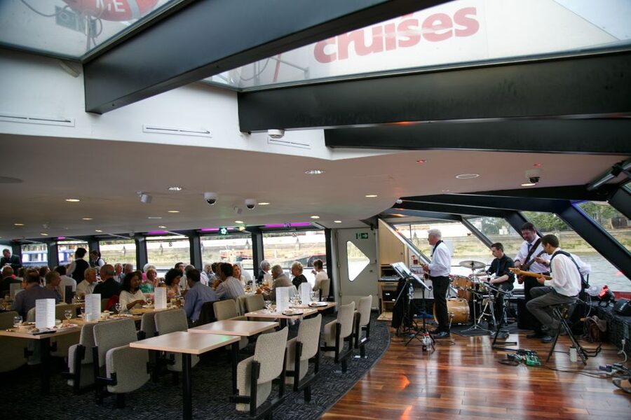 London: River Thames Dinner Cruise with Live Jazz - The bar and the cost of drinks