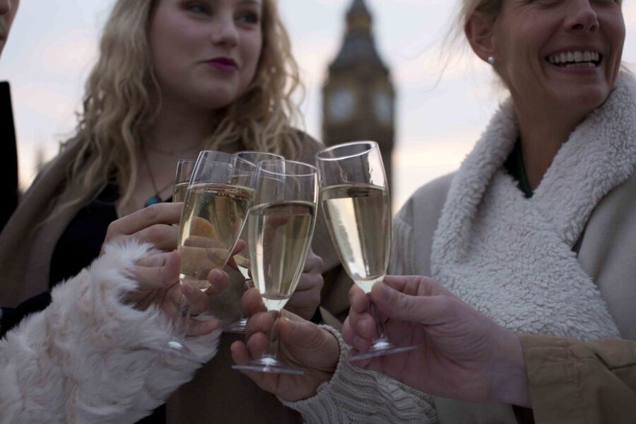 London: River Thames Dinner Cruise with Live Jazz - Service, seating, and the feel on board