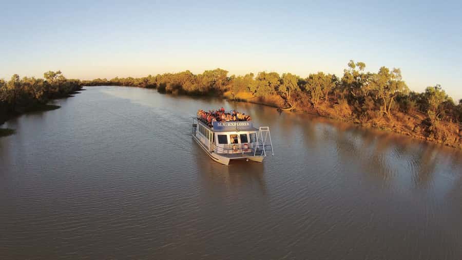 Longreach: Drover's Sunset Cruise & Outback Dinner & Show - What makes this Longreach evening special