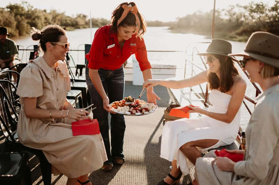 Longreach: Drover's Sunset Cruise & Outback Dinner & Show - Sunset Bend is the photographic highlight