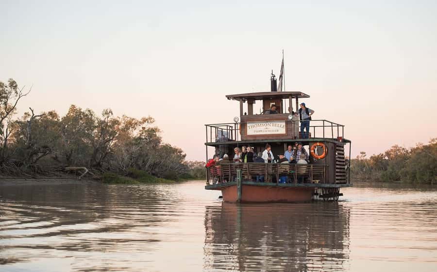 Longreach: Sunset Paddlewheeler Cruise, Show and Dinner - Bush poetry, stories, and the people who carry the night