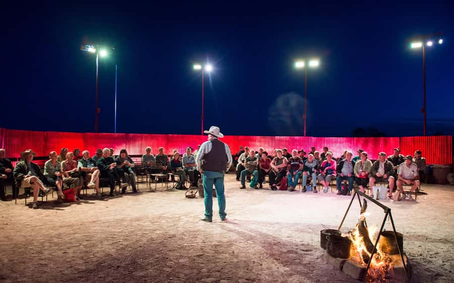 Longreach: Sunset Paddlewheeler Cruise, Show and Dinner - Billy tea and damper under the stars