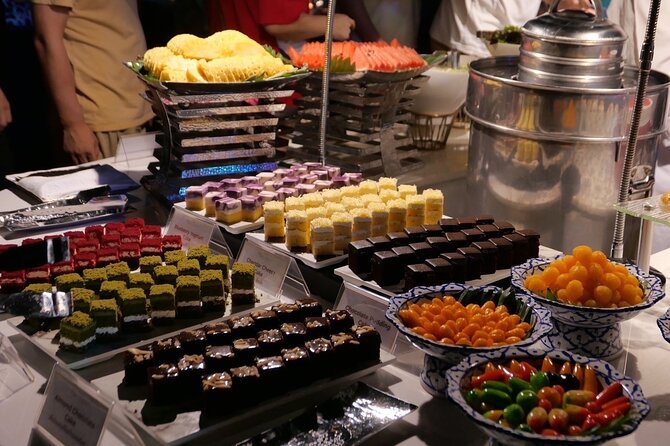 Luxury Dinner Cruise with Guide and Transfer (Opt. Executive Van) - Wat Pho, Wat Arun, and the best stretch of the cruise
