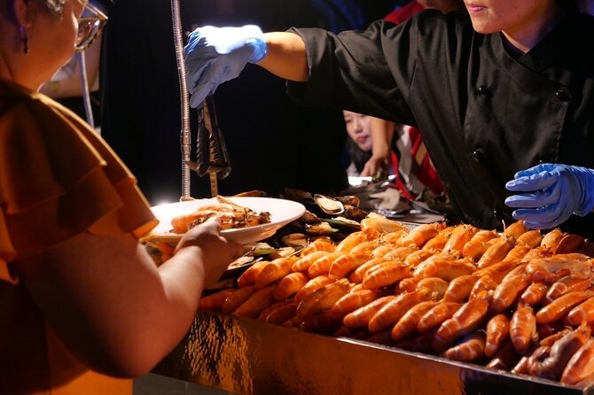 Luxury Dinner Cruise with Guide and Transfer (Opt. Executive Van) - Dinner, seafood, singers, and the buffet problem