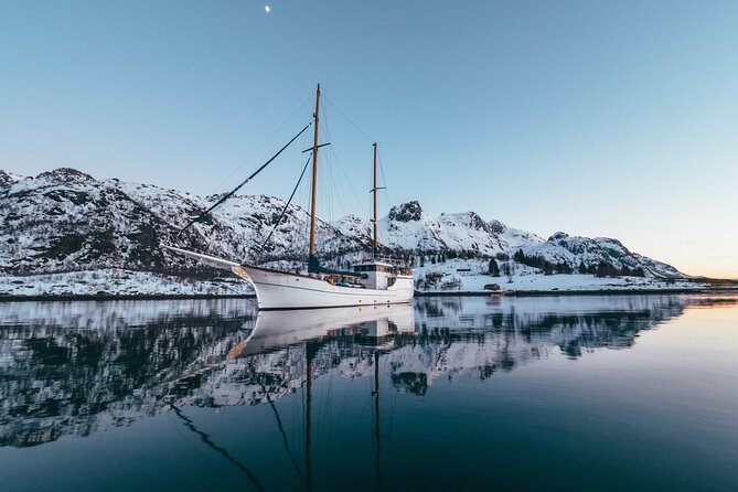 Luxury Northern Lights Yacht Cruise with Hot Tub from Tromsø - Hot tub rules and what to pack