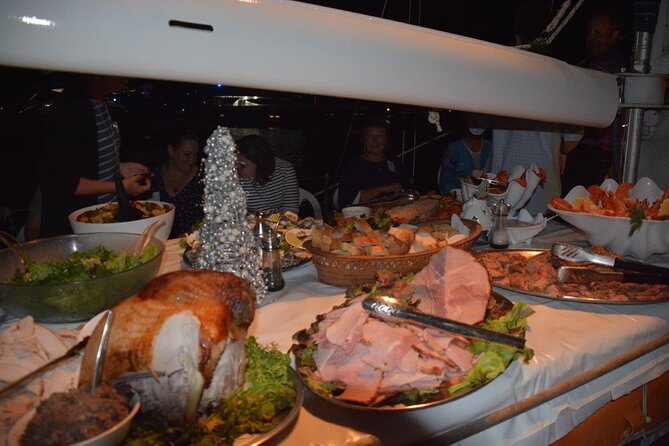 Luxury Sydney Harbor New Years Eve Fireworks Dinner Cruise 2026-7 - The 9pm show and the midnight fireworks
