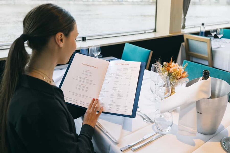 Lyon 2.5-Hour Dinner Cruise - Commentary and language support
