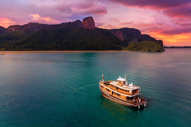 M/Y Lalida Sunset Dinner Cruise in Krabi - Why the M/Y Lalida works well for a Krabi sunset
