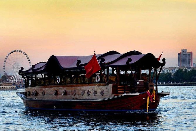 Manohra 5-Star Luxury Dinner Cruise with Pre-Canapés in Bangkok - Service and the small details that matter