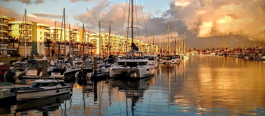 Marina Del Rey: Romantic Cruise, Dinner Charcuterie or Sushi - Why sunset works so well for couples