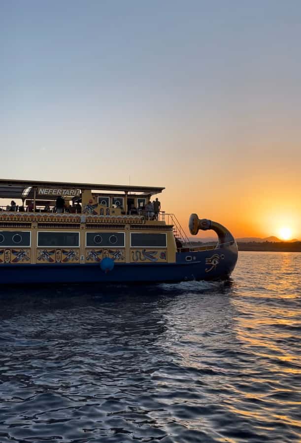Marsa Alam: Nefertari Sunset Turtle Bay Cruise with Dinner - A pharaoh’s boat with a practical purpose