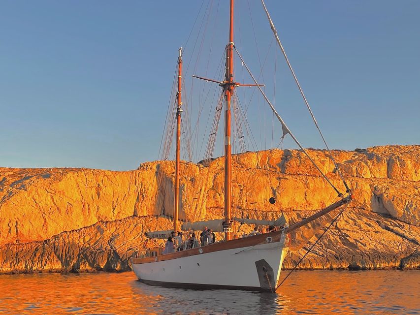 Marseille: Frioul Islands Sunset Cruise with Cocktail Dinner - Anchoring near the Frioul Islands