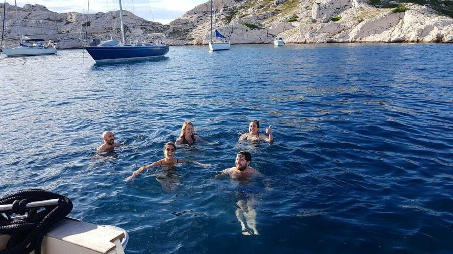 Marseille: Sunset Boat Cruise with Dinner and Drinks - Key points to know before booking
