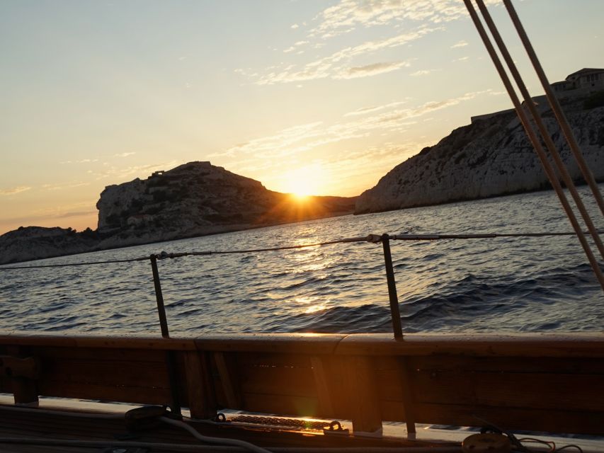 Marseille: Sunset Cruise Cocktail-Dinner in Frioul Islands - Who will enjoy this Marseille sunset cruise most