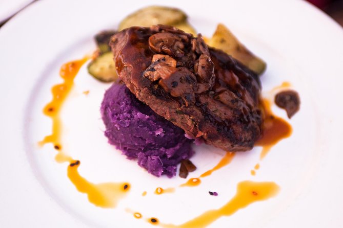 Maui Premium Dinner Cruise: Four Course Dining Experience - Drinks, music, and the feel on board