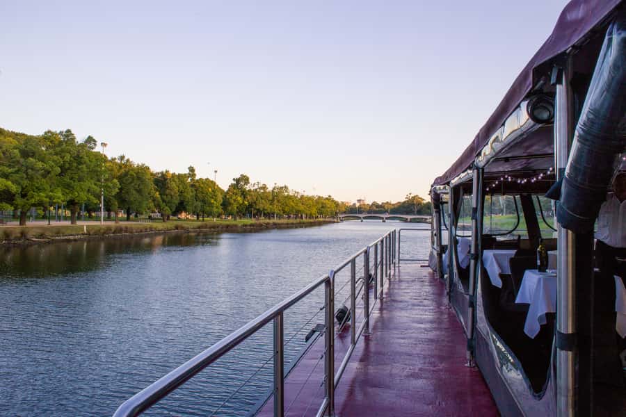 Melbourne: 4-Course Dinner Cruise with Drinks - Why the enclosed setting works well at night