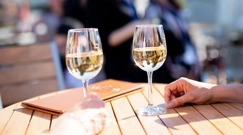 Montréal: 3 or 5-Course Dinner Cruise with DJ & Dancing - Should you book it?