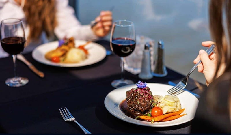 Montréal: 3 or 5-Course Dinner Cruise with DJ & Dancing - What arrives on the plate