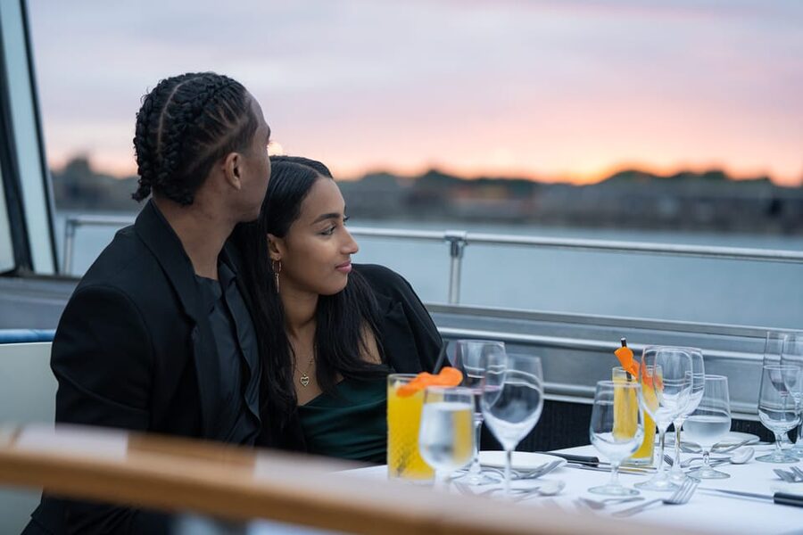 Montreal: Bateau-Mouche Cruise with A La Carte Dinner Option - Music, lighting, and the evening mood