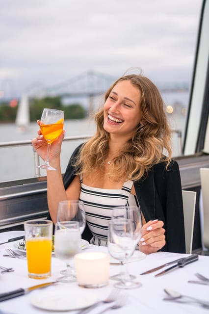 Montreal: Bateau-Mouche Cruise with A La Carte Dinner Option - Weather, the roof, and what to wear