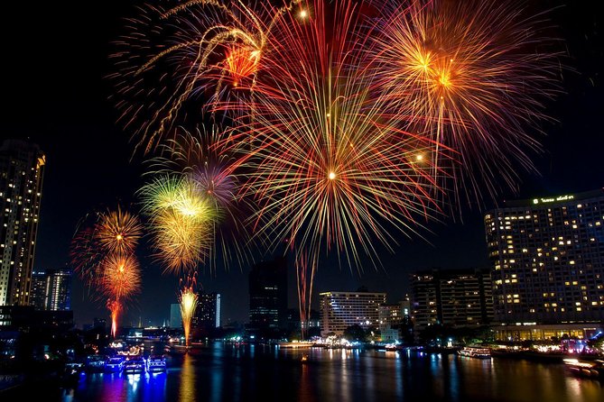 New Year Party : Chao Phraya Princess Dinner Cruise at Bangkok Admission Ticket - The 10 p.m. departure and first hour aboard