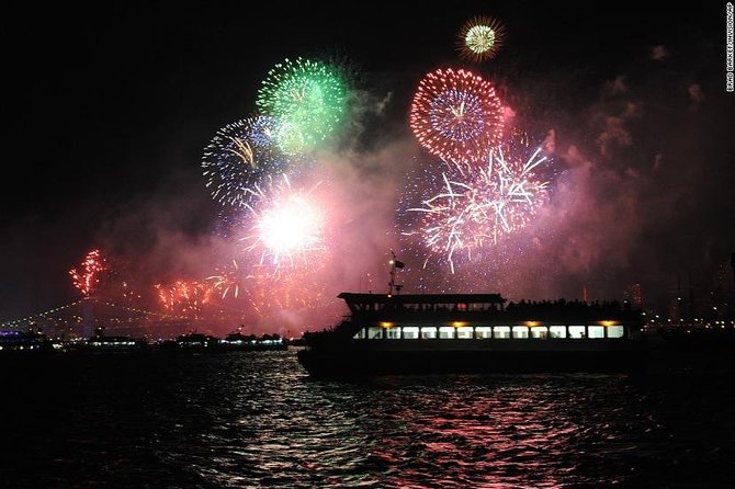 New Year's Eve dinner cruise & party on Bosphorus, Istanbul 2026 - Dinner at sea: convenient, but keep expectations in check