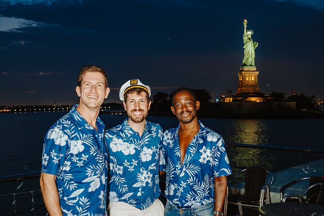 New York City Dinner Cruise on Luxury Yacht with Live Music - Live music and the relaxed part of the evening