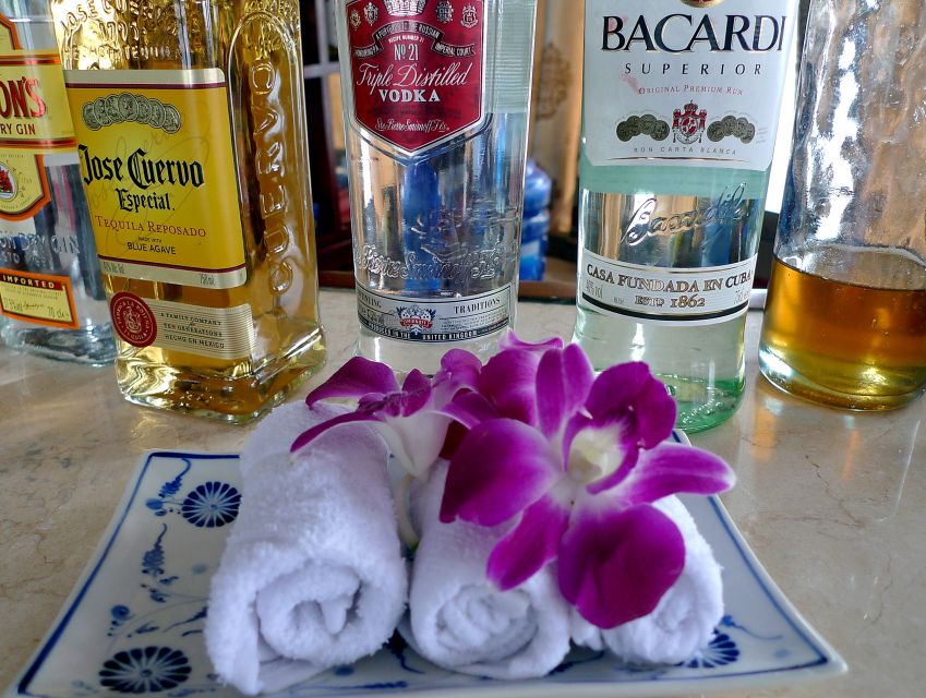 Nha Trang: Romantic Sunset Cocktails and Dinner Cruise - A five-course seafood dinner with lobster