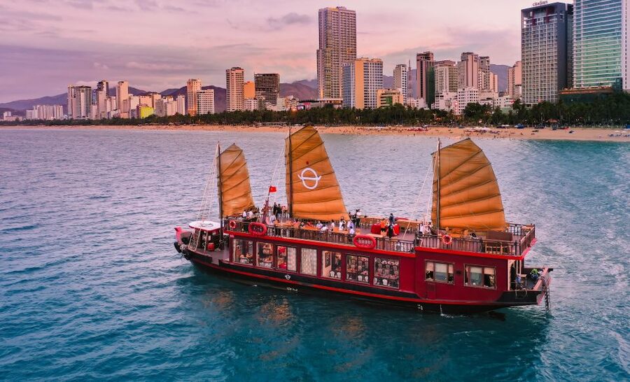 Nha Trang: Romantic Sunset Cocktails and Dinner Cruise - The return to Nha Trang around 20:00