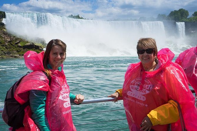Niagara Falls Day and Evening Tour With Boat Cruise & Dinner (optional) - The boat ride to the Horseshoe Falls